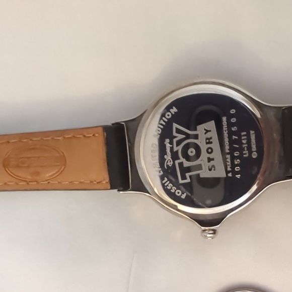 Toy Story Buzz Lightyear  Limited Edition Fossil Watch - Picture 5 of 9